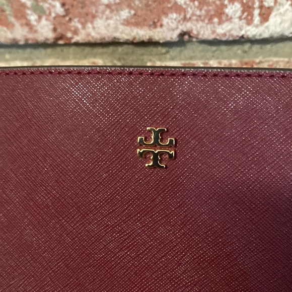 Tory Burch Emerson Tote Burgundy w/Dustbag - Picture 3 of 8